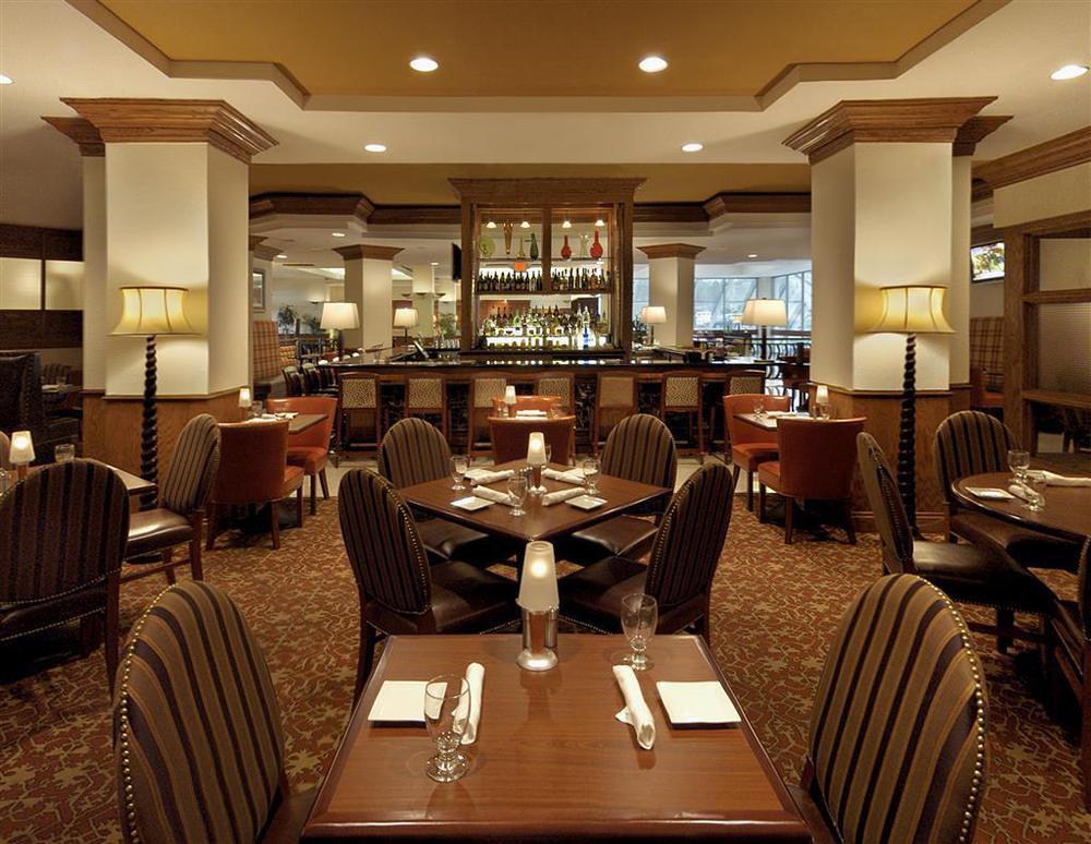 Sheraton Detroit Novi Restoran gambar
